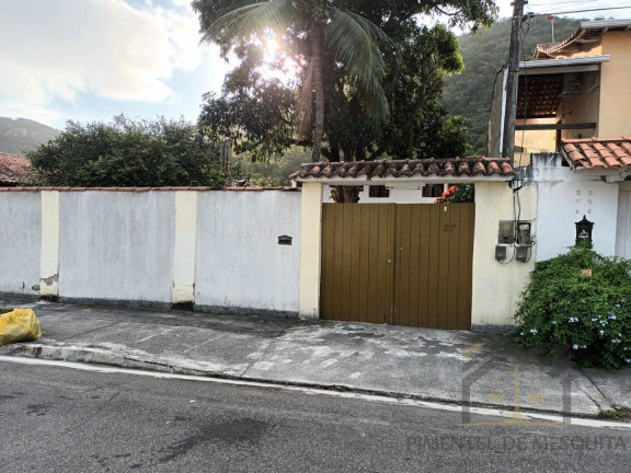 Casa com 3 Quartos à Venda, 360 m² em Piratininga - Niterói
