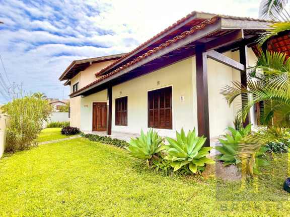 Imagem Casa com 3 Quartos à Venda, 300 m² em Canasvieiras - Florianópolis Imagem Casa com 3 Quartos à Venda, 300 m² em Canasvieiras - Florianópolis