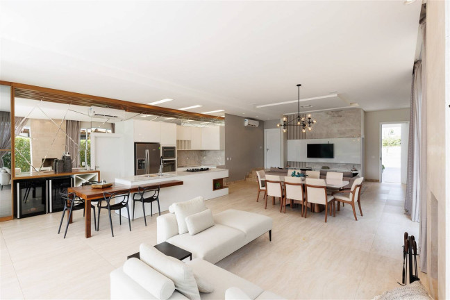 Casa com 4 Quartos à Venda, 450 m² em Camboriú