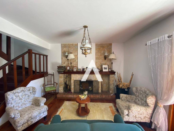 Imagem Casa com 5 Quartos à Venda, 300 m² em Comary - Teresópolis