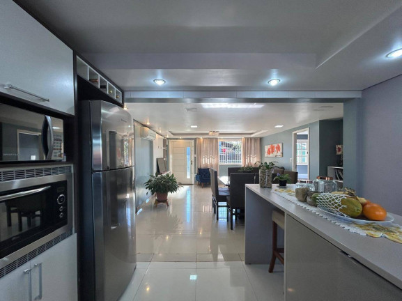 Imagem Casa com 3 Quartos à Venda, 275 m² em Porto Verde - Alvorada