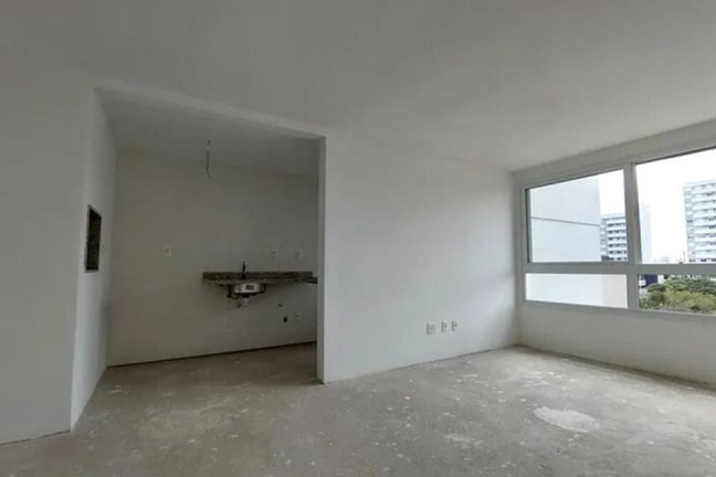 Imagem Imóvel com 1 Quarto à Venda,  em Passo Da Areia - Porto Alegre