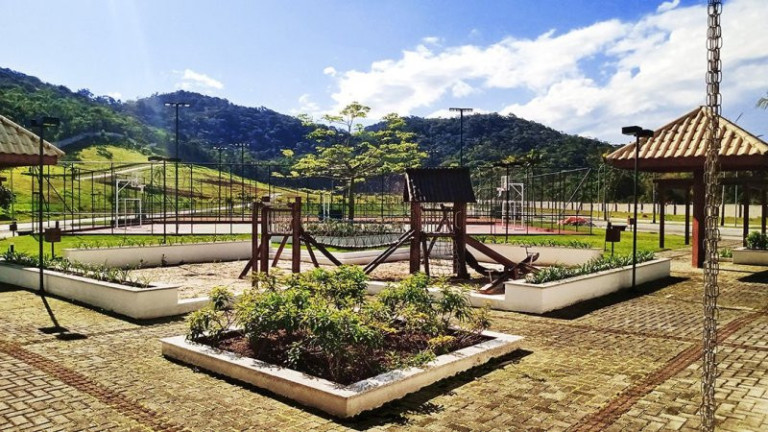 Imagem Imóvel à Venda, 400 m² em Rio Do Meio - Camboriú Imagem Imóvel à Venda, 400 m² em Rio Do Meio - Camboriú