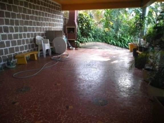 Imagem Casa com 3 Quartos à Venda, 300 m² em Medianeira - Porto Alegre Imagem Casa com 3 Quartos à Venda, 300 m² em Medianeira - Porto Alegre