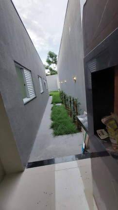 Imagem Casa com 3 Quartos à Venda, 180 m² em Jardim Shangri-la - Cuiabá