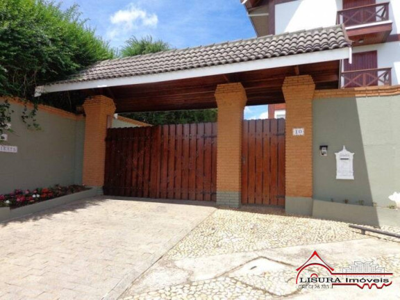 Apartamento com 4 Quartos à Venda, 226 m² em Campos Do Jordão