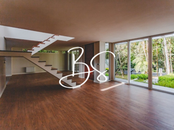 Imagem Casa com 4 Quartos à Venda, 1.096 m² em Centro - Gramado