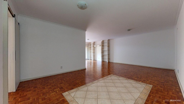 Imagem Imóvel com 3 Quartos à Venda, 166 m² em Floresta - Porto Alegre Imagem Imóvel com 3 Quartos à Venda, 166 m² em Floresta - Porto Alegre