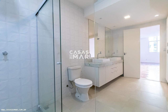 Imagem Imóvel com 4 Quartos à Venda, 330 m² em Copacabana - Rio De Janeiro Imagem Imóvel com 4 Quartos à Venda, 330 m² em Copacabana - Rio De Janeiro