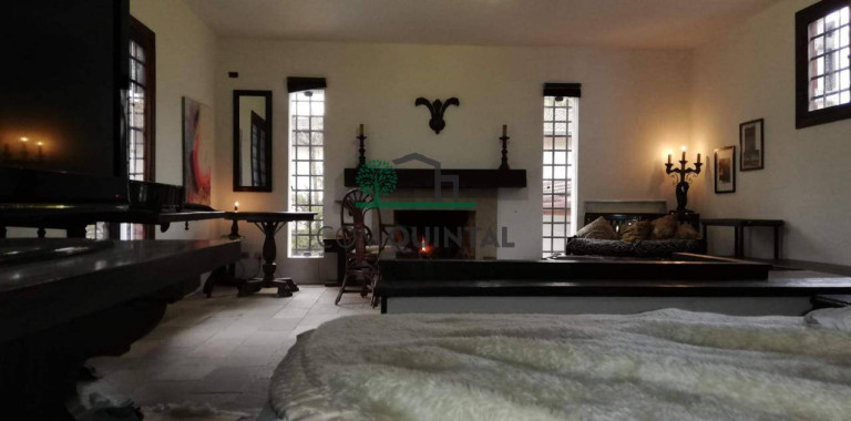 Imagem Casa com 4 Quartos à Venda, 1.000 m² em Gramado - Cotia Imagem Casa com 4 Quartos à Venda, 1.000 m² em Gramado - Cotia