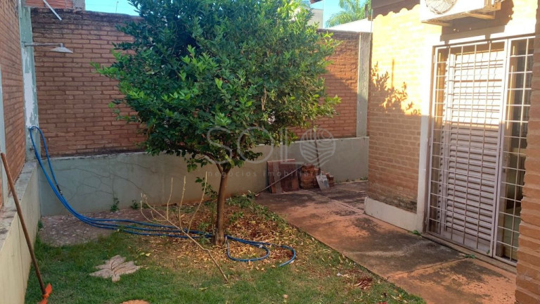 Imagem Casa com 2 Quartos à Venda, 300 m² em Centro - Araraquara Imagem Casa com 2 Quartos à Venda, 300 m² em Centro - Araraquara