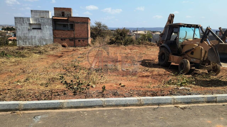 Terreno à Venda, 435 m² em Guaruja - Montes Claros