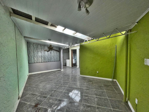 Imagem Casa com 3 Quartos à Venda, 120 m² em Passo Da Areia - Porto Alegre Imagem Casa com 3 Quartos à Venda, 120 m² em Passo Da Areia - Porto Alegre