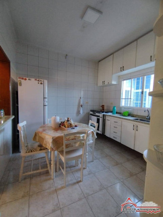Imagem Casa com 4 Quartos à Venda, 175 m² em Jardim Santa Maria - Jacareí Imagem Casa com 4 Quartos à Venda, 175 m² em Jardim Santa Maria - Jacareí