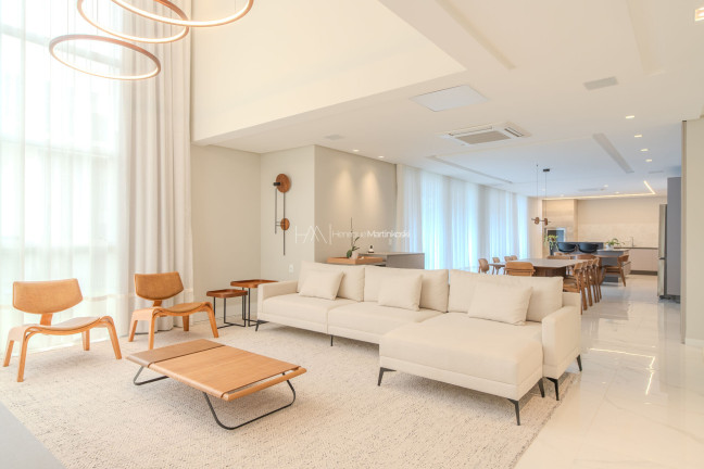 Imagem Casa com 3 Quartos à Venda, 369 m² em Santo Inácio - Curitiba Imagem Casa com 3 Quartos à Venda, 369 m² em Santo Inácio - Curitiba
