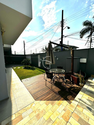Imagem Casa com 3 Quartos à Venda, 193 m² em Saguaçu - Joinville Imagem Casa com 3 Quartos à Venda, 193 m² em Saguaçu - Joinville