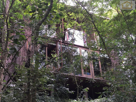 Casa com 3 Quartos à Venda, 245 m² em Chácara Do Refúgio - Carapicuíba