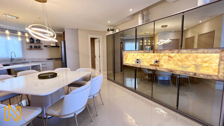 Imagem Apartamento com 3 Quartos à Venda, 182 m² em Pioneiros - Balneário Camboriú Imagem Apartamento com 3 Quartos à Venda, 182 m² em Pioneiros - Balneário Camboriú