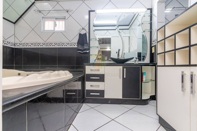 Imagem Casa com 5 Quartos à Venda,  em Municípios - Balneário Camboriú