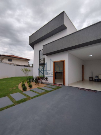 Casa com 3 Quartos à Venda, 236 m² em Setor Orientville - Goiânia