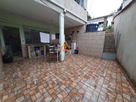 Imagem Casa com 4 Quartos à Venda, 120 m²