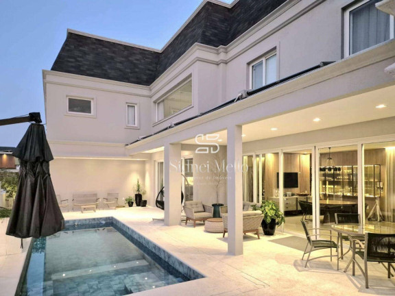 Imagem Casa com 5 Quartos à Venda, 611 m² em Centro - Camboriú