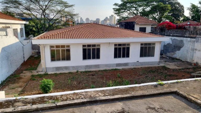 Imagem Casa com 1 Quarto à Venda, 900 m² em Indianópolis - São Paulo Imagem Casa com 1 Quarto à Venda, 900 m² em Indianópolis - São Paulo
