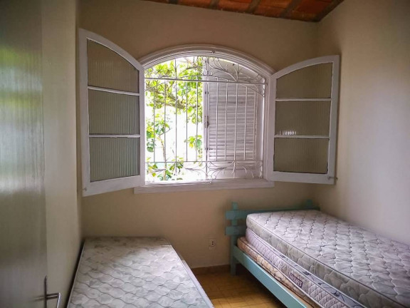 Imagem Casa com 3 Quartos para Alugar, 100 m² em Peruíbe