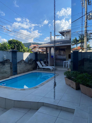 Imagem Casa com 5 Quartos à Venda, 270 m² em Nações - Balneário Camboriú