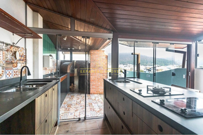 Imagem Imóvel com 3 Quartos à Venda, 121 m² em Barra Da Lagoa - Florianópolis