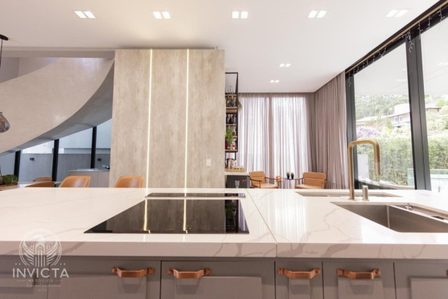Imagem Casa com 4 Quartos à Venda, 380 m² em Estados - Balneário Camboriú
