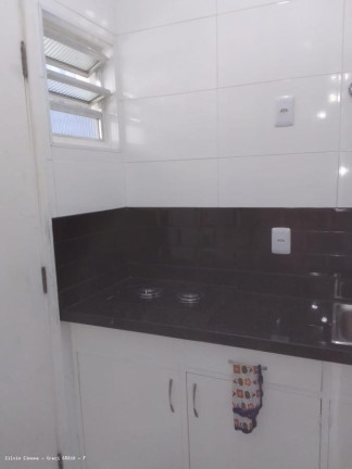 Sala Comercial à Venda, 30 m² em Ponta Da Praia - Santos