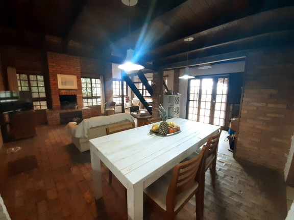 Imagem Casa com 4 Quartos à Venda, em Campeche - Florianópolis Imagem Casa com 4 Quartos à Venda, em Campeche - Florianópolis