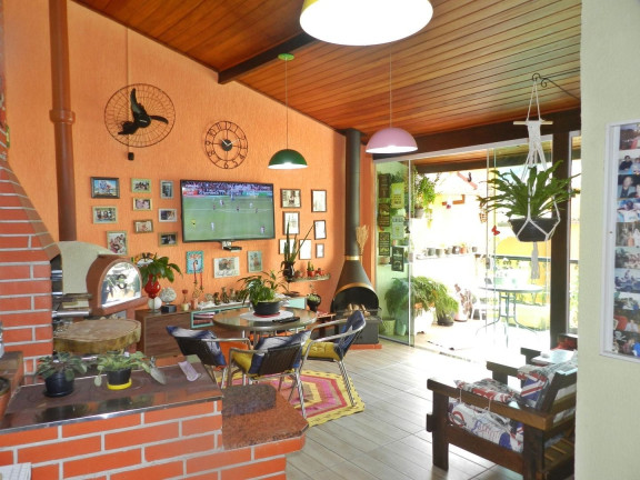 Imagem Casa com 4 Quartos à Venda, 161 m² em Vargem Grande - Teresópolis Imagem Casa com 4 Quartos à Venda, 161 m² em Vargem Grande - Teresópolis