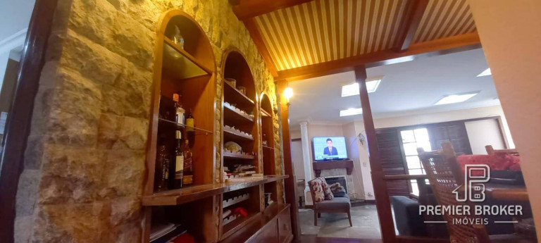 Imagem Casa com 5 Quartos à Venda, 212 m² em Alto - Teresópolis