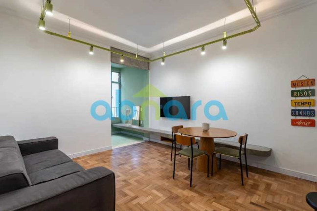 Imagem Apartamento com 2 Quartos à Venda, 70 m² em Copacabana - Rio De Janeiro