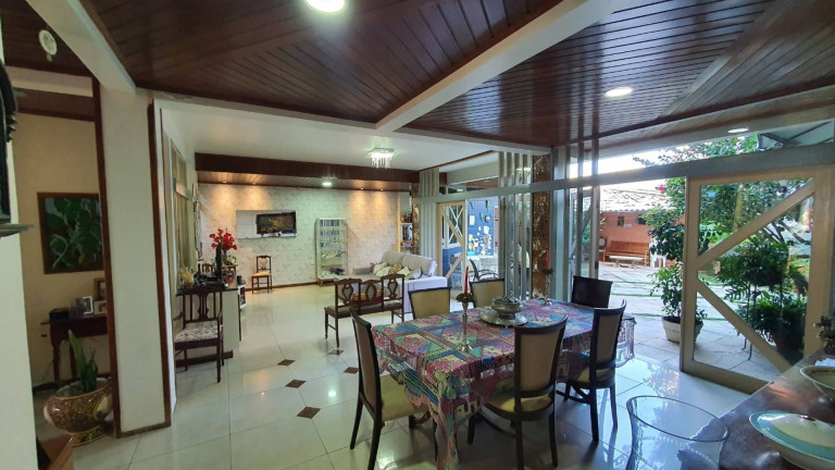 Imagem Casa com 3 Quartos à Venda, 305 m² em Grageru - Aracaju Imagem Casa com 3 Quartos à Venda, 305 m² em Grageru - Aracaju