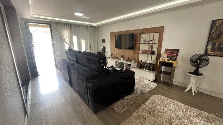Imagem Sobrado com 5 Quartos à Venda, 240 m² em Cruzeiro - São José Dos Pinhais