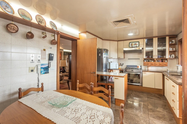 Imagem Apartamento com 4 Quartos à Venda, 352 m² em Moinhos De Vento - Porto Alegre