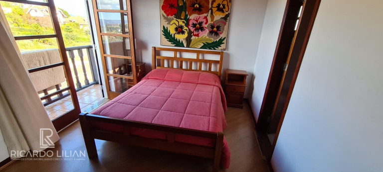 Imagem Sobrado com 4 Quartos à Venda, 135 m² em Centro - Campos Do Jordão