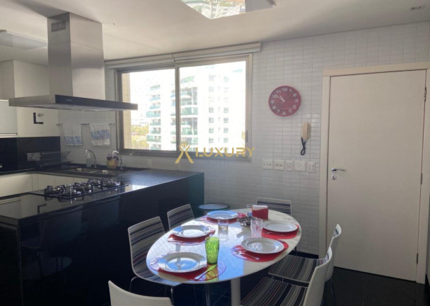 Imagem Imóvel com 4 Quartos à Venda, 305 m² em Belvedere - Belo Horizonte