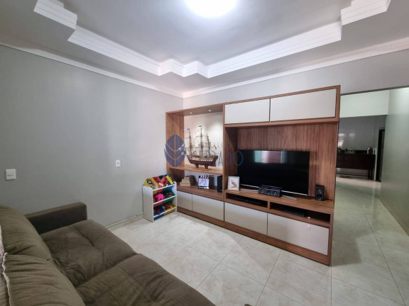 Imagem Casa com 3 Quartos à Venda, 200 m² em Jardim Itália - Anápolis
