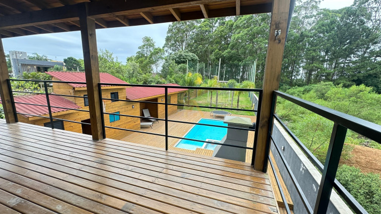 Imóvel com 5 Quartos à Venda,  em Ibiraquera - Imbituba