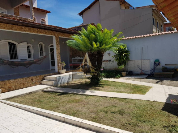 Casa com 3 Quartos à Venda, 