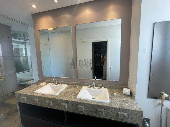 Imagem Apartamento com 3 Quartos para Alugar, 225 m² em Centro - Balneário Camboriú Imagem Apartamento com 3 Quartos para Alugar, 225 m² em Centro - Balneário Camboriú