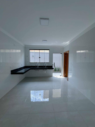 Imagem Casa com 3 Quartos à Venda, 285 m² em Setor Sudoeste - Goiânia Imagem Casa com 3 Quartos à Venda, 285 m² em Setor Sudoeste - Goiânia