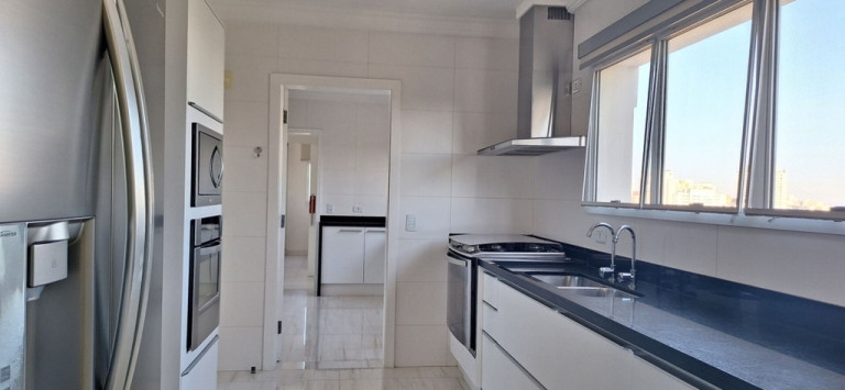 Imagem Imóvel com 4 Quartos à Venda, em Vila Suzana - São Paulo Imagem Imóvel com 4 Quartos à Venda, em Vila Suzana - São Paulo