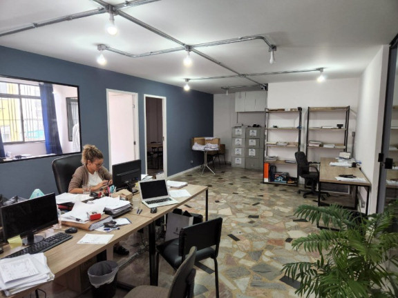 Imagem Imóvel com 3 Quartos à Venda, 220 m² em Jardim Vinte E Cinco De Agosto - Duque De Caxias Imagem Imóvel com 3 Quartos à Venda, 220 m² em Jardim Vinte E Cinco De Agosto - Duque De Caxias