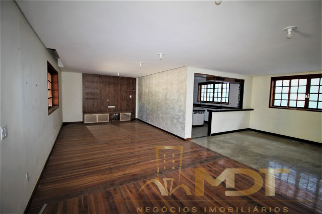 Imagem Casa com 3 Quartos à Venda, 260 m² em Braúnas - Belo Horizonte