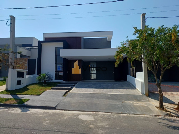 Casa de Condomínio com 3 Quartos à Venda ou Locação,  em Aparecidinha - Sorocaba